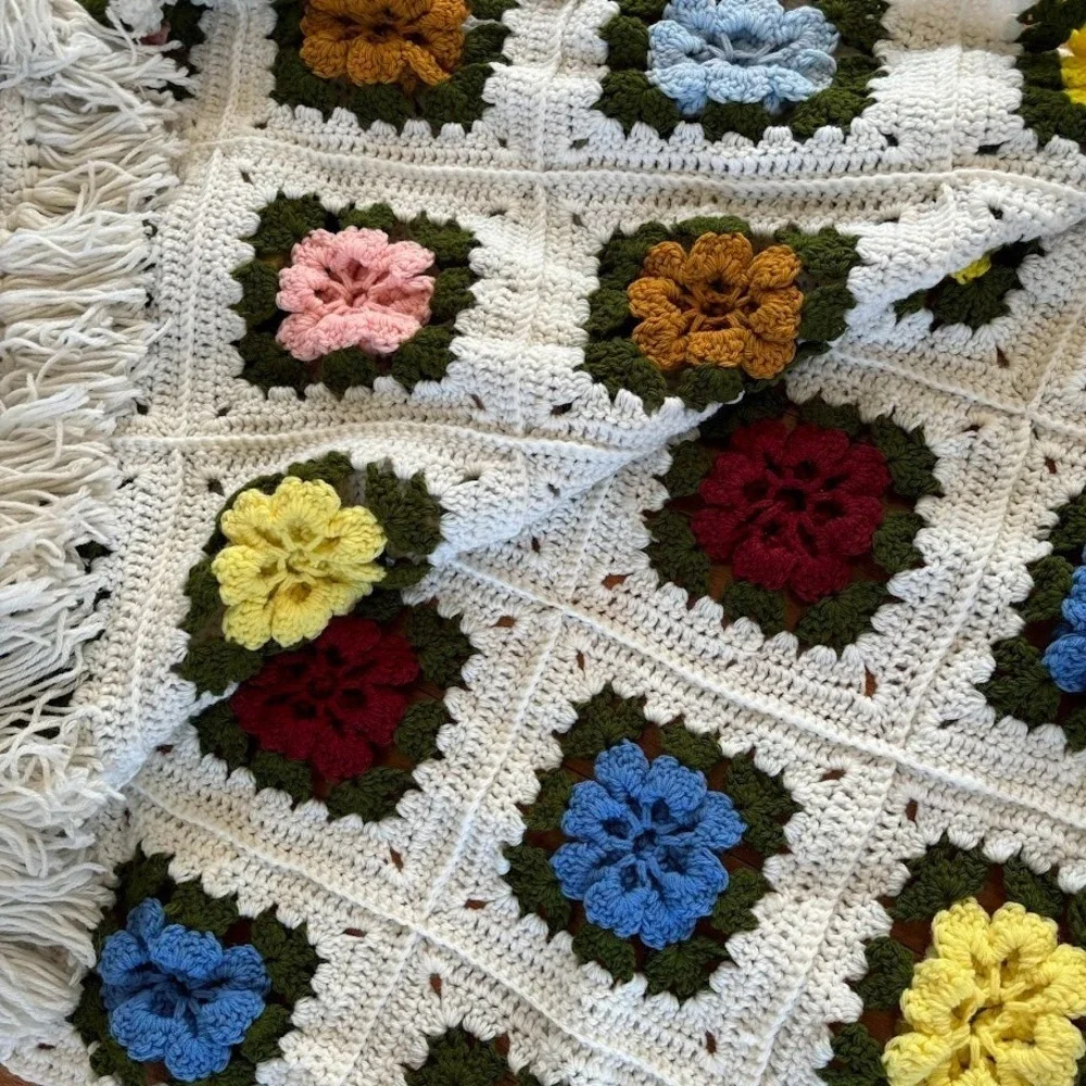 Vintage Hand Crocheted Blanket With 3D Rose Pattern & Fringe Afghan Throw‎ 72x43